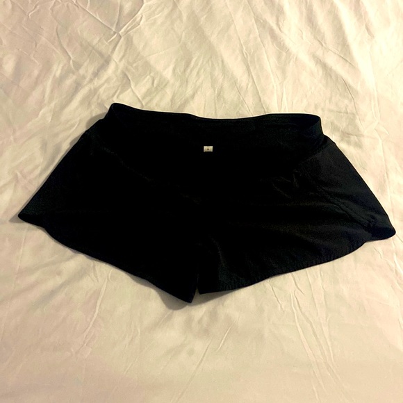 Black Lululemon Run Times II 4 inch shorts - Picture 1 of 5